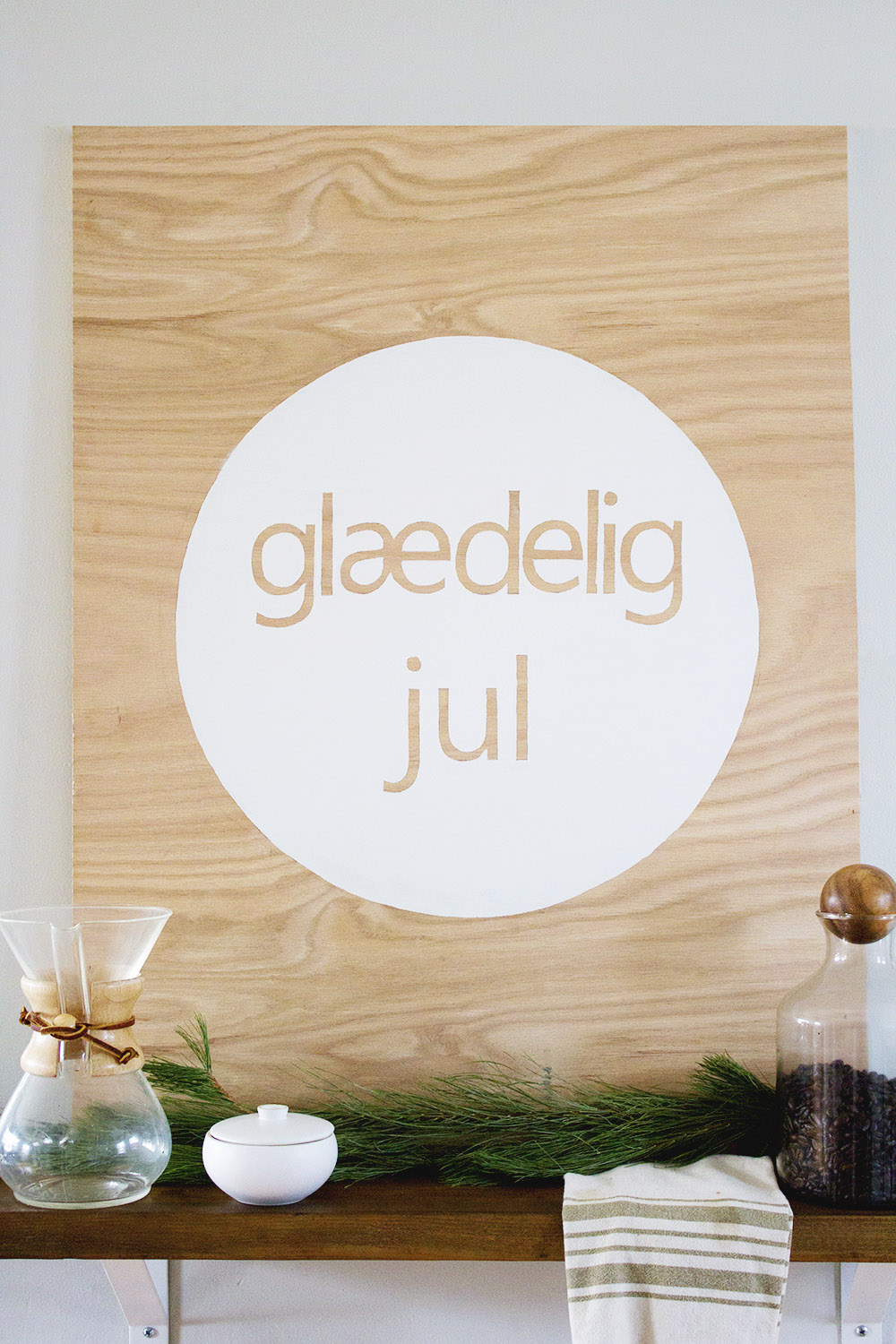 DIY Scandinavian Christmas Wall Sign