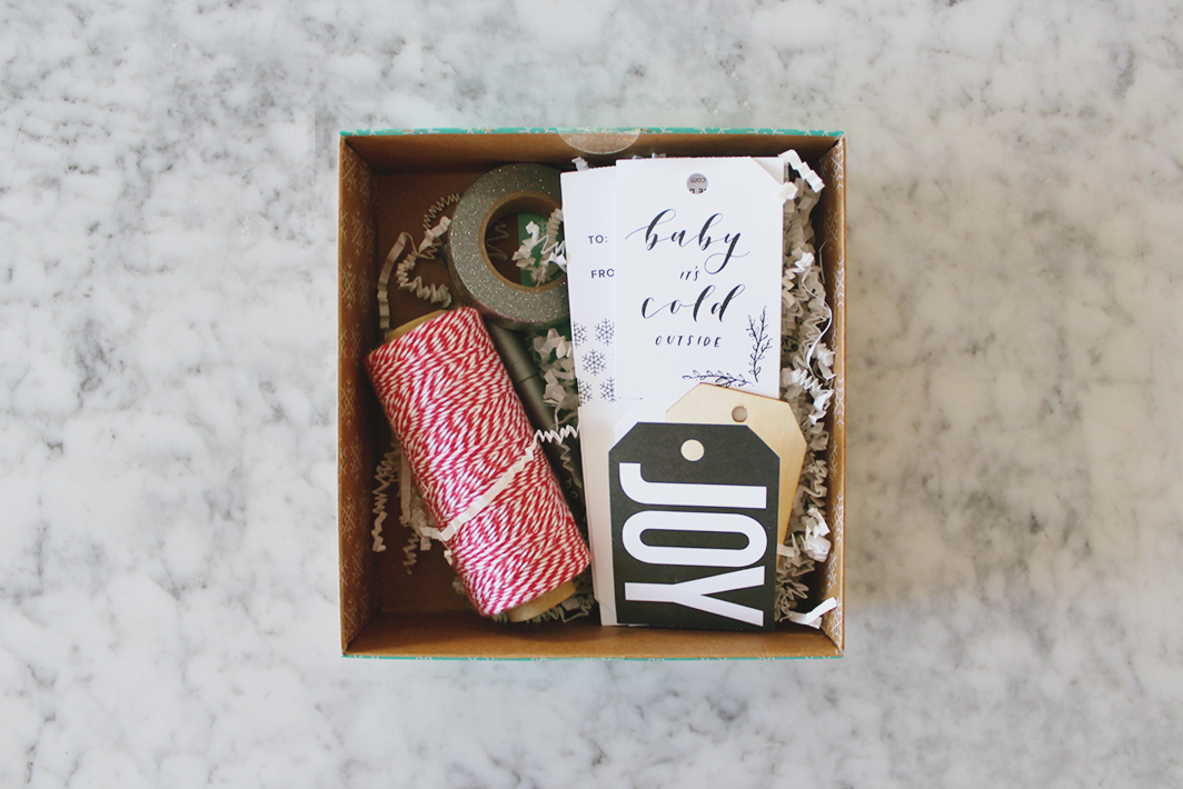 DIY Modern Christmas Gift Wrap