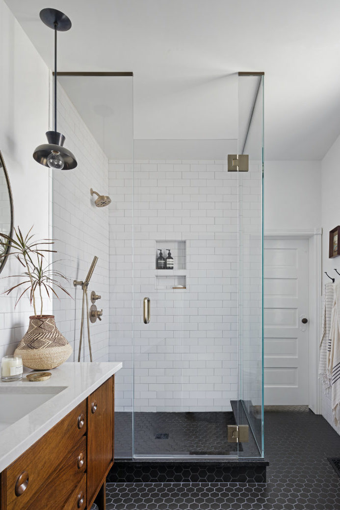 annabode-interior-design-glass-shower-door-tile