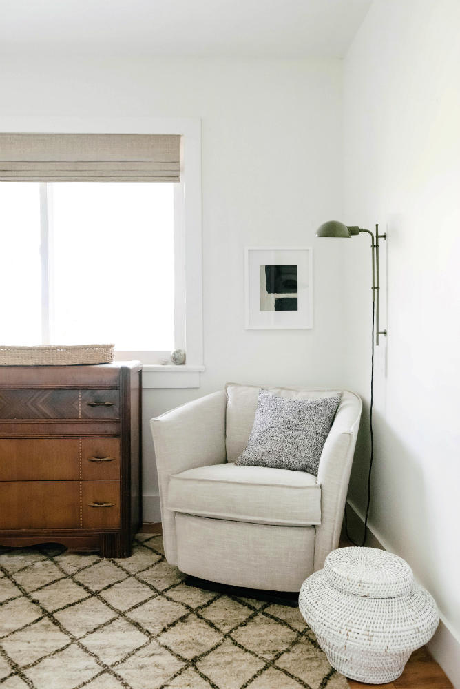 arm-chair-with-lamp-in-bursery