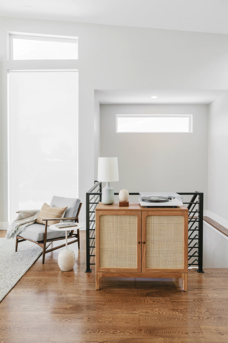 annabode-interior-design-staircase-metail-railing