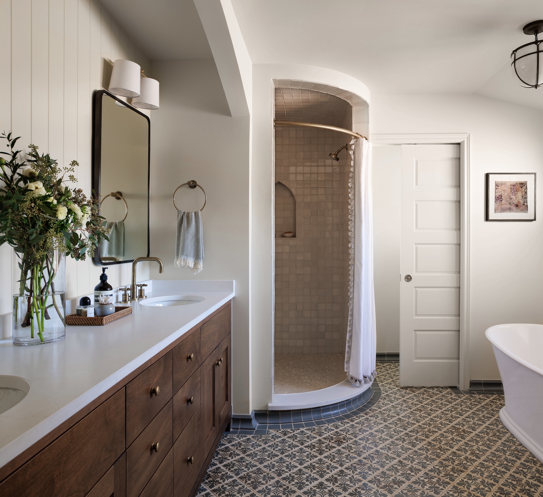 custom-built-shower-with-curved-entry-denver-co