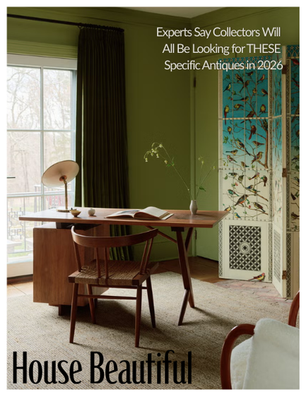 Experts Say Collectors Will All Be Looking For These Specific Antiques In 2026 (2)